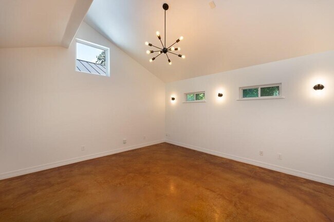 Building Photo - 1709 Haskell St