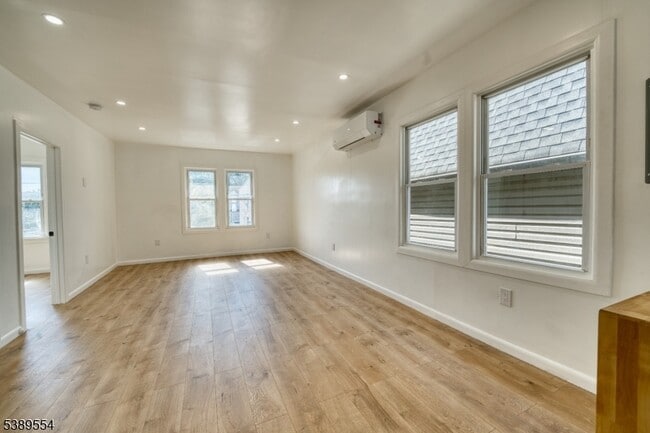 Building Photo - 55 Tappan St