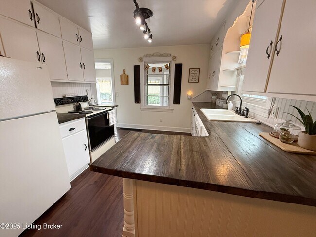 Foto del edificio - 1445 Campbellsville Rd