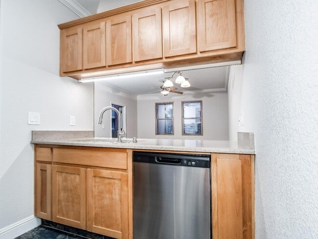 Building Photo - Upgraded 1BR Condo with Balcony & In-Unit Laundry in Downtown Gilroy