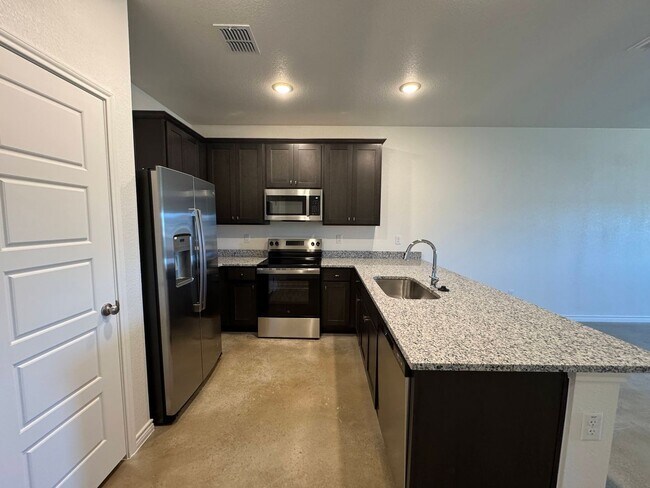 Building Photo - 1206 Concord Dr