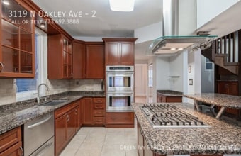 Building Photo - 3119 N Oakley Ave