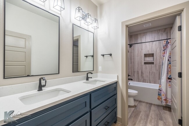 Foto del edificio - Executive Rental!  4 bedrooms, 3 baths, 2 car garage! ALL APPLIANCES PROVIDED