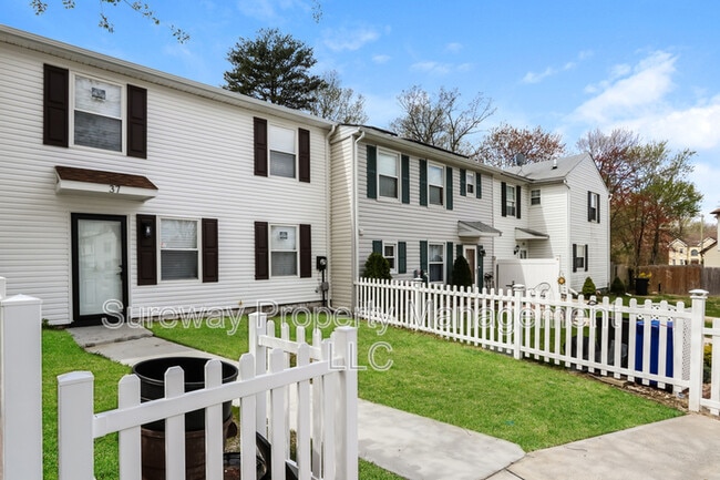 Building Photo - 37 Berkshire Rd