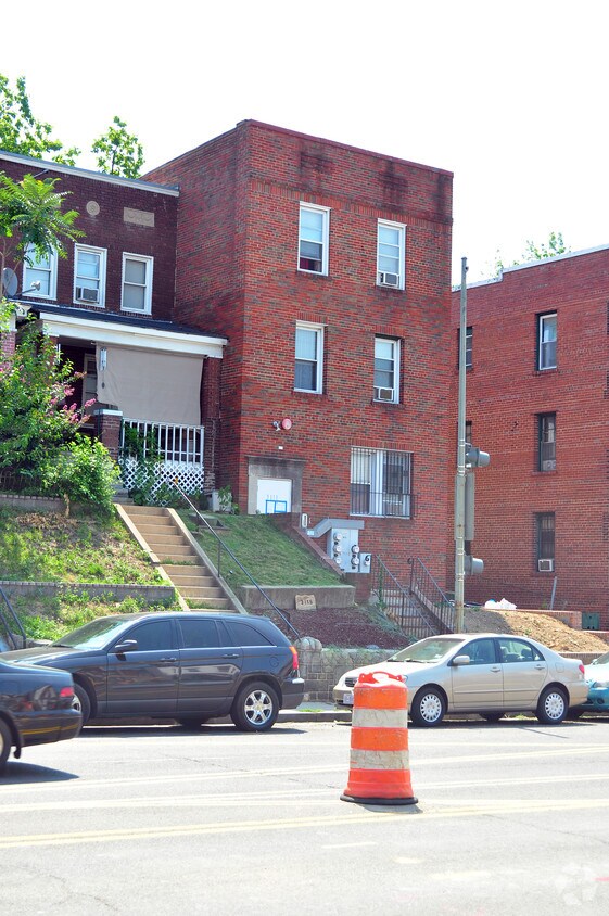 Foto del edificio - 3111 Sherman Ave NW