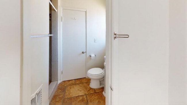 Building Photo - 5001 Rockford Dr