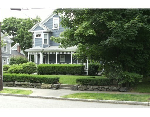 Building Photo - 886 Watertown St