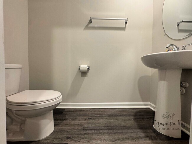 Foto del edificio - 555 Gemstone Blvd