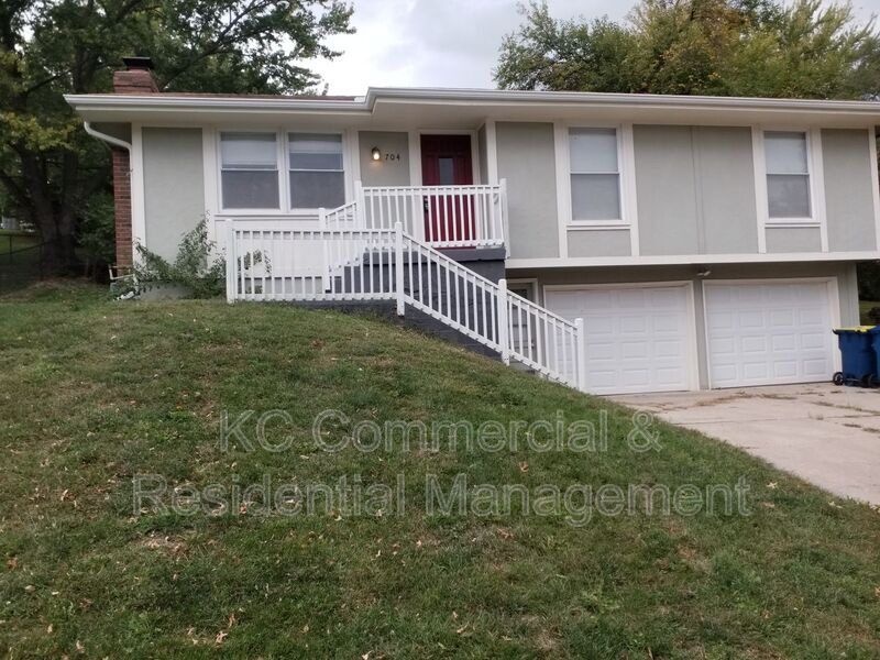 704 Cosby St, Liberty, MO 64068 House Rental in Liberty, MO