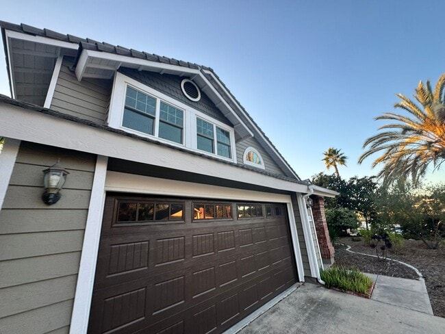 Building Photo - Elegant 4-Bed, 3-Bath Two-Story Home with Spacious Backyard and Private Downstairs Suite