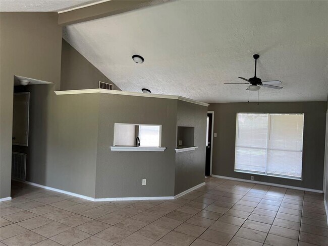 Building Photo - 2503 Ironclad Dr
