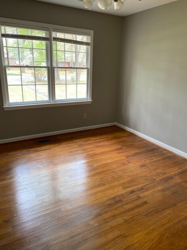 Foto del edificio - 2018 Acker Dr