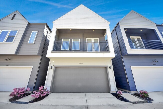 Building Photo - 3010 Jensen Dr