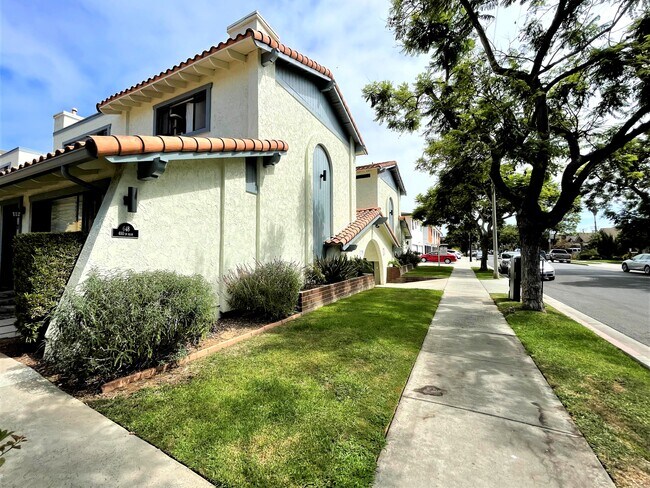 Foto del edificio - 648 Coronado Ave