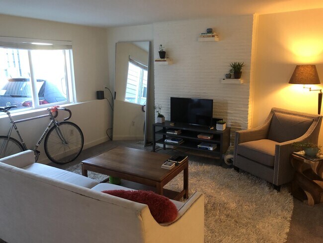 Foto del edificio - 3400 23rd Ave W