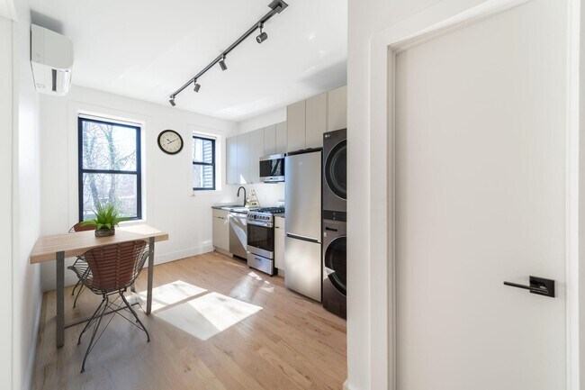 Foto del edificio - 333 Communipaw Ave