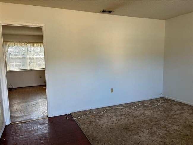 Building Photo - 5359 Emmett Dr