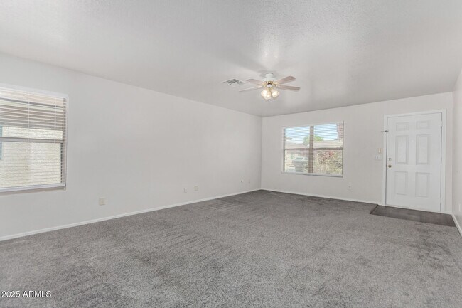 Building Photo - 11606 W Columbine Dr