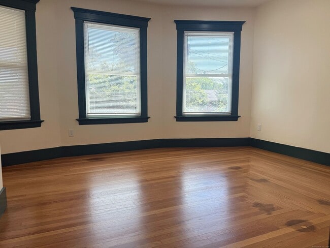 Foto del edificio - 130 Hubinger St