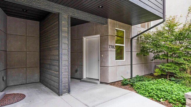 Foto del edificio - Luxurious 2 Bedroom Townhome