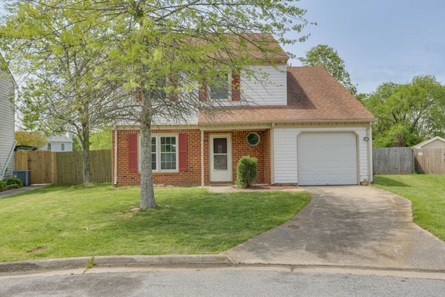 Building Photo - 1121 Nipigon Ct