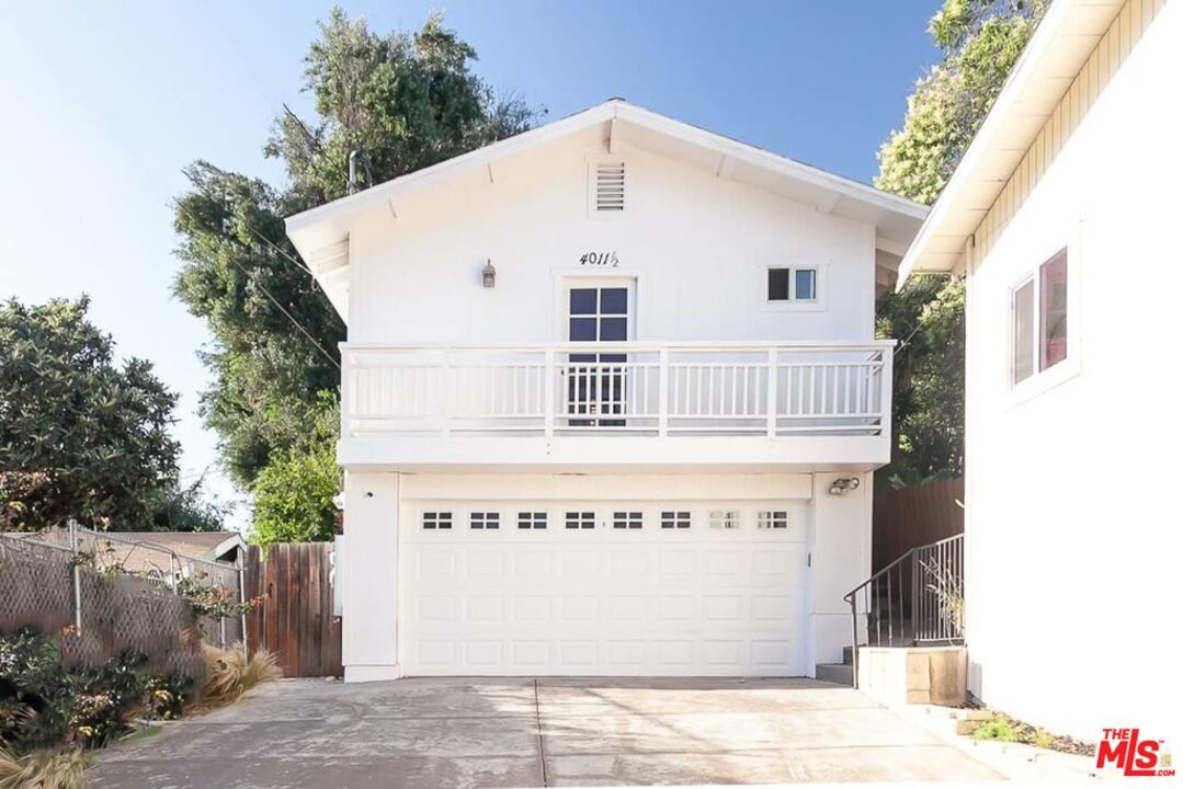 Primary Photo - 4127 1/2 Sunset Dr