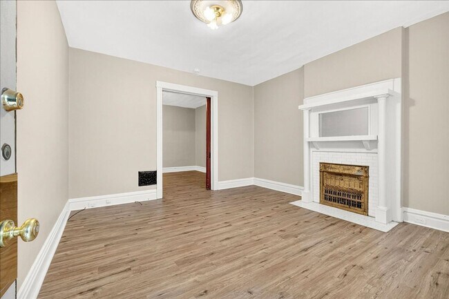 Building Photo - Park Perfect