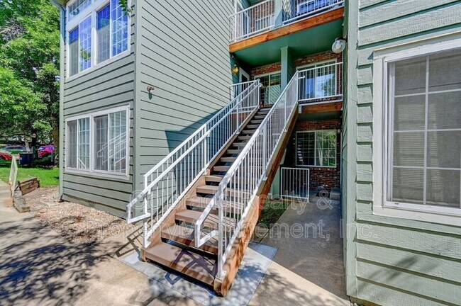 Foto del edificio - 866 S Reed Ct