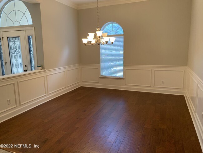Foto del edificio - 261 N Mill View Way