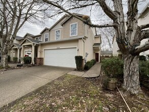 Building Photo - 21101 SW Madeira Terrace