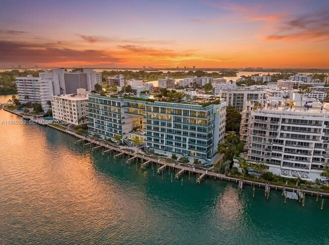 Building Photo - 9201 E Bay Harbor Dr