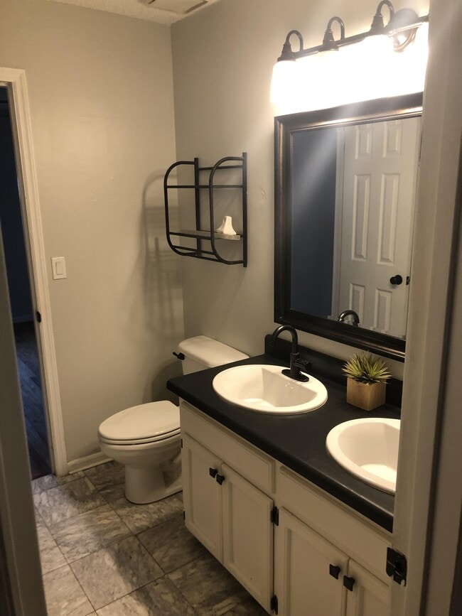 Photo - 1242 Chee Ln House