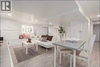 Building Photo - 1541 Maple St