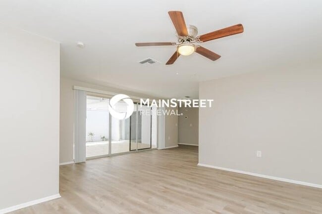 Building Photo - 3 Bedroom Pet-Friendly Home in New Port Ri...