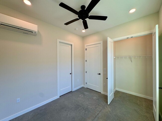 Foto del edificio - 1857 Zeta Way