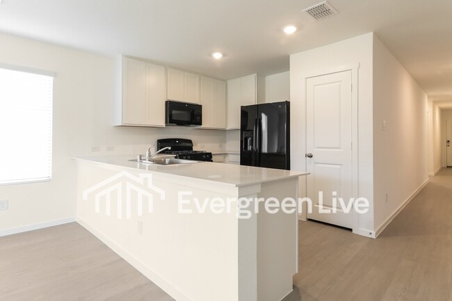 Building Photo - 6724 Haines Dr