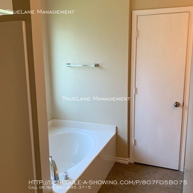 Foto del edificio - **No Application Fees** **$1,000 OFF 1st m...