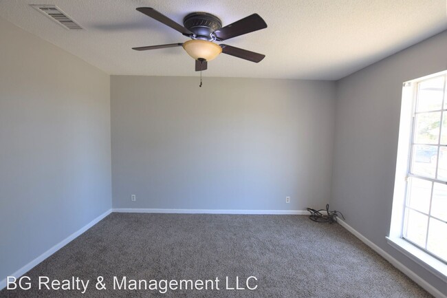 Foto del edificio - 4 br, 2 bath House - 426 Crestwood St