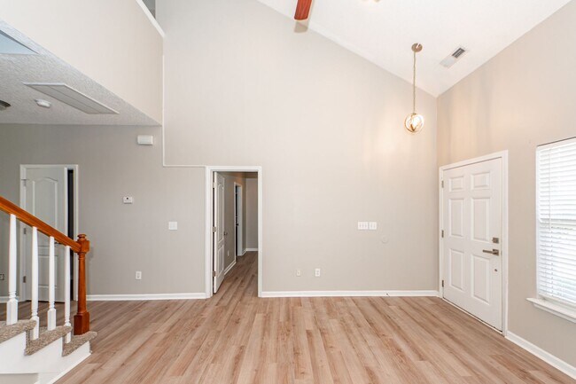 Foto del edificio - 3 Bedroom 2.5 Bath Townhome - Lakes of Sum...