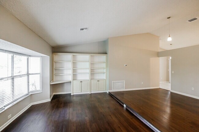 Building Photo - 4533 NW 88th Terrace