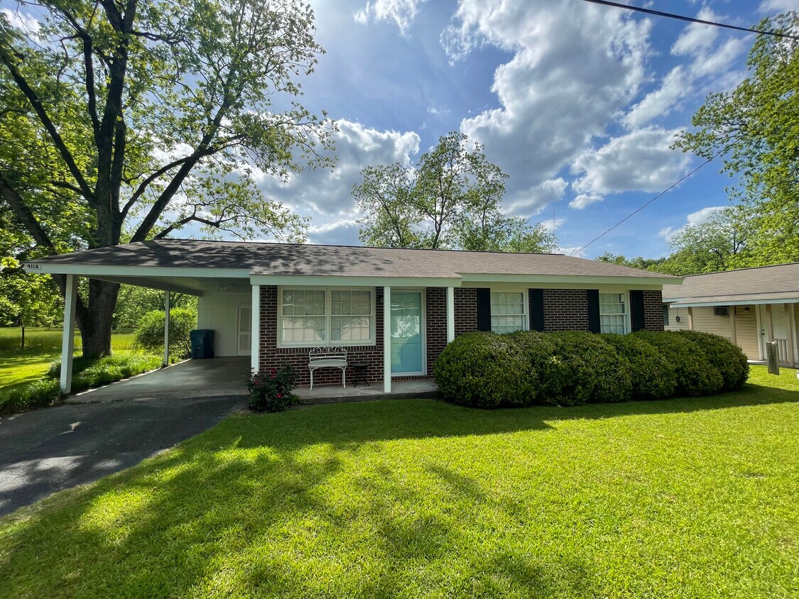 Foto principal - 411 Darby Dr