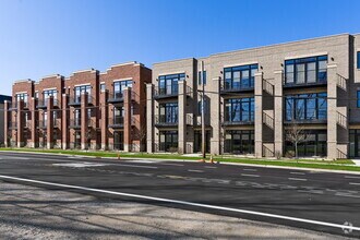 Building Photo - 780 E Irving Park Rd