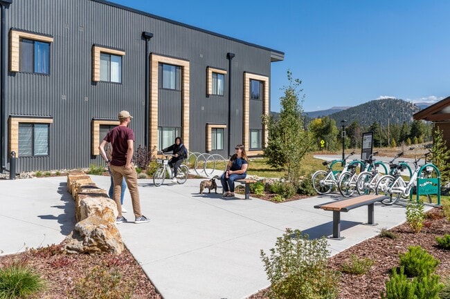 Building Photo - Vista Verde Workforce