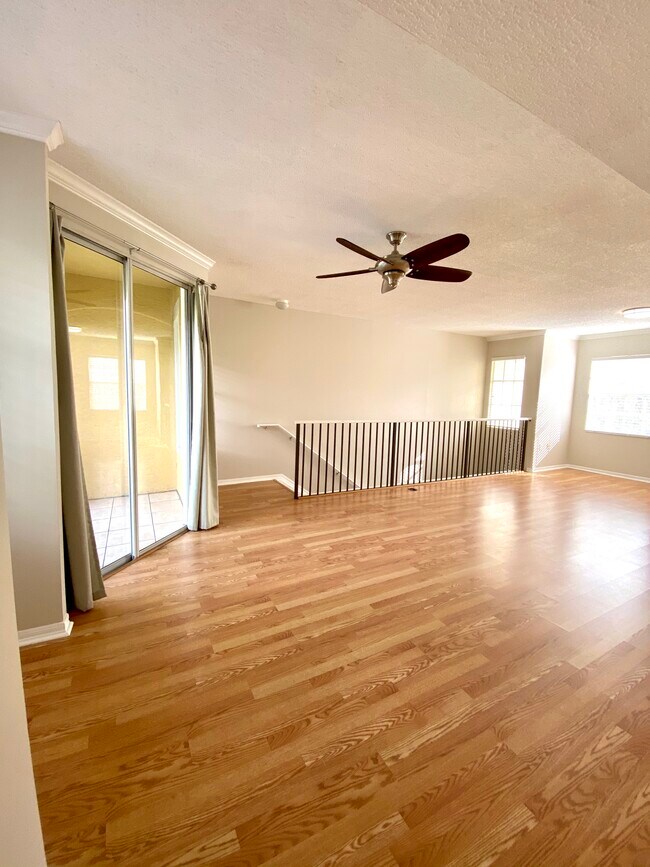 Living Room - 5510 Bentgrass Dr