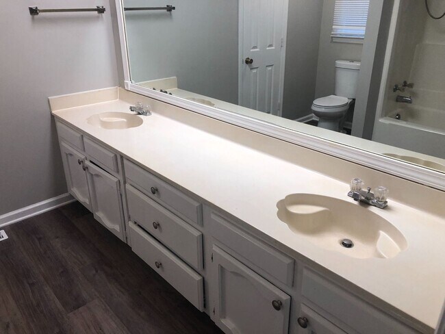 Foto del edificio - Cason Area Home coming up in March 2024