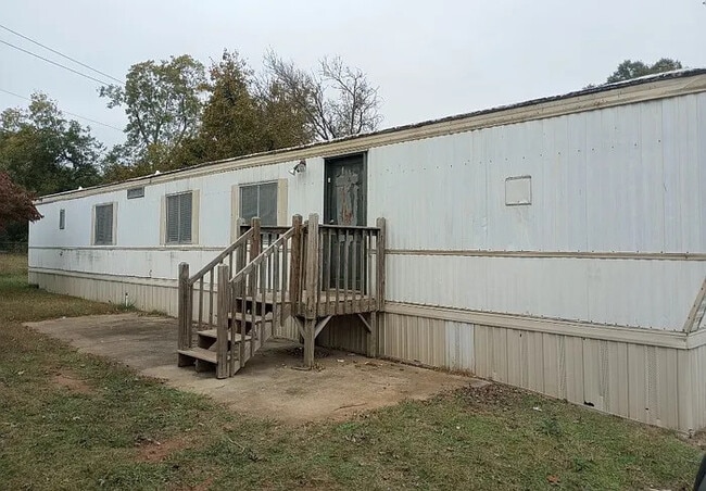 Building Photo - 2 Bedroom 2 Bathroom