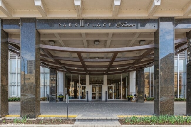 Photo - 655 W Irving Park Rd Townhome