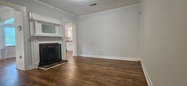 Foto del edificio - Cozy 2 Bedroom, 1 Bath Home for Rent in Th...