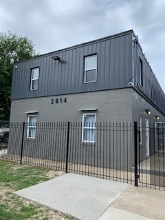 Building Photo - 2814 W Jefferson St