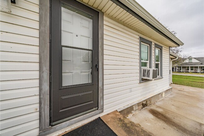 Foto del edificio - 515 N Jackson Ave